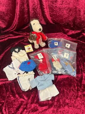 Vintage 1979 Plush Snoopy Doll & His Wardrobe 10 Outfits Determined Productions